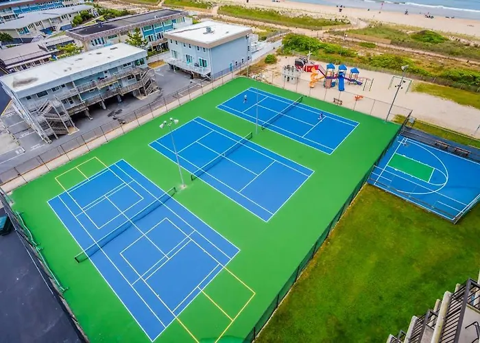 Beach-view Well-equipped With Balcony Pools Gym & Tennis Holiday home